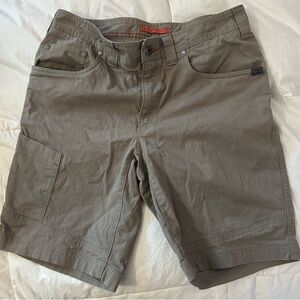 L.L. Bean men’s 9 inch cargo shorts 31 waist